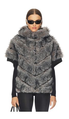 jocelyn jocelyn Faux Fox Hooded Chevron Short Sleeve Jacket