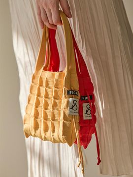 JOSEPH & STACEY Pleated Knit Compact Bag [Yellow]