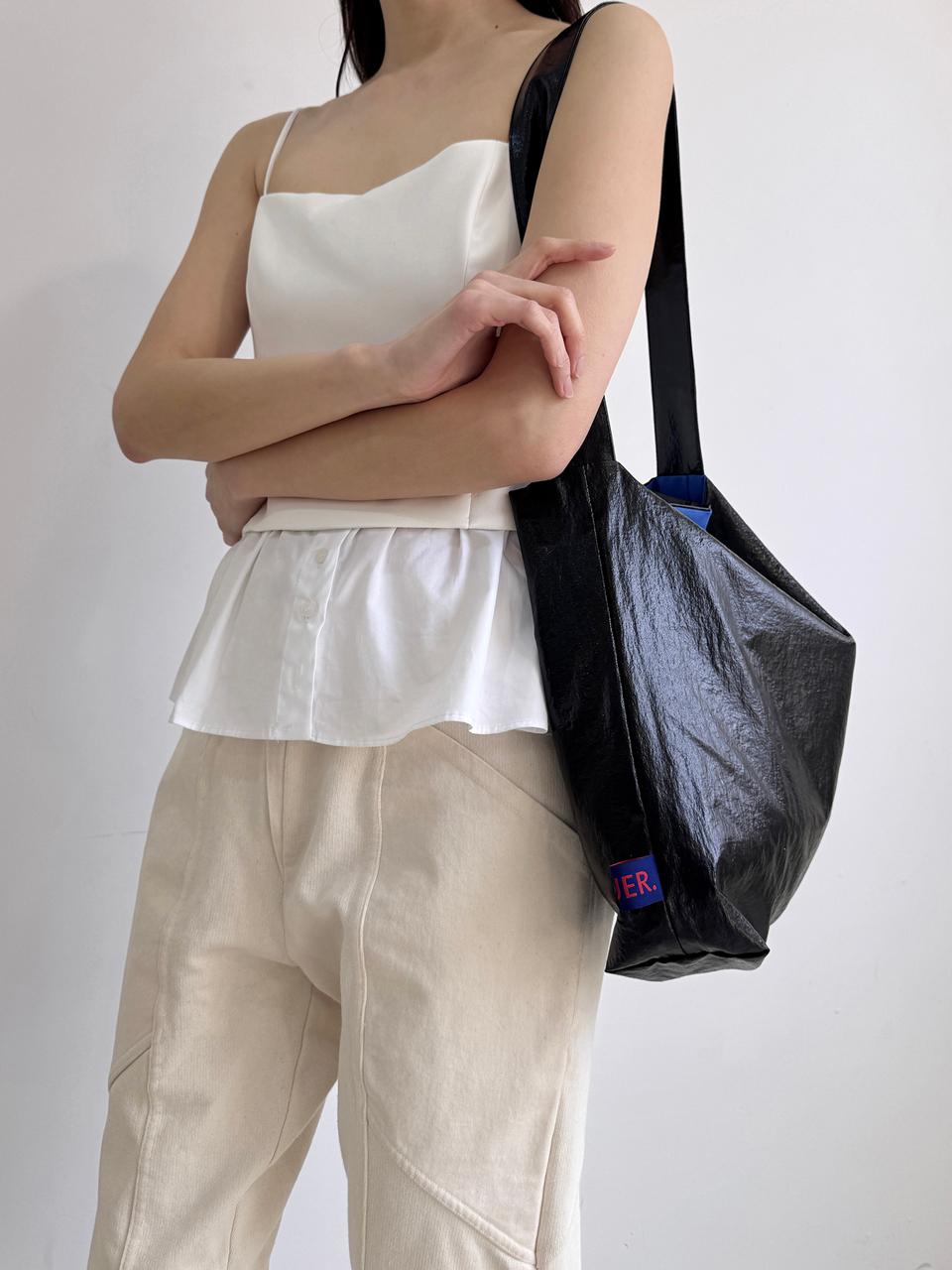 JOUER Feather Shoulder Bag [Black]