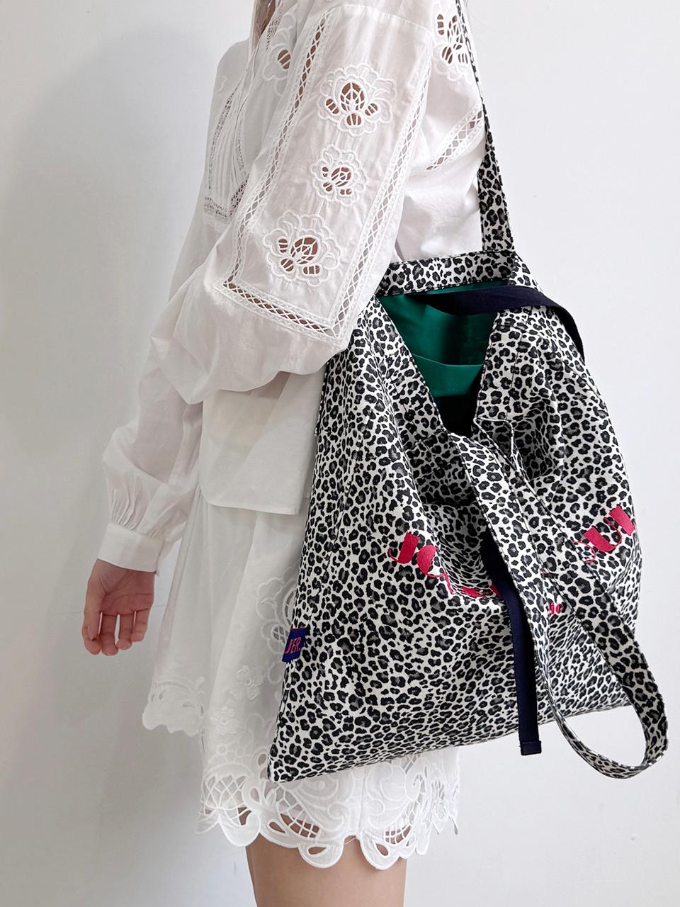 JOUER Spring Leopard Canvas Bag [Black/Brown]
