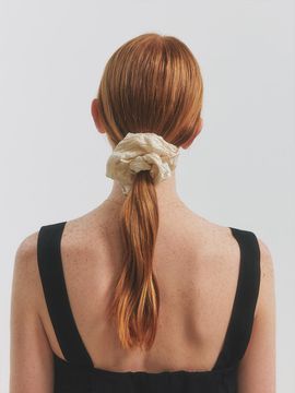 JOY GRYSON Aventureux Beige Scrunchie