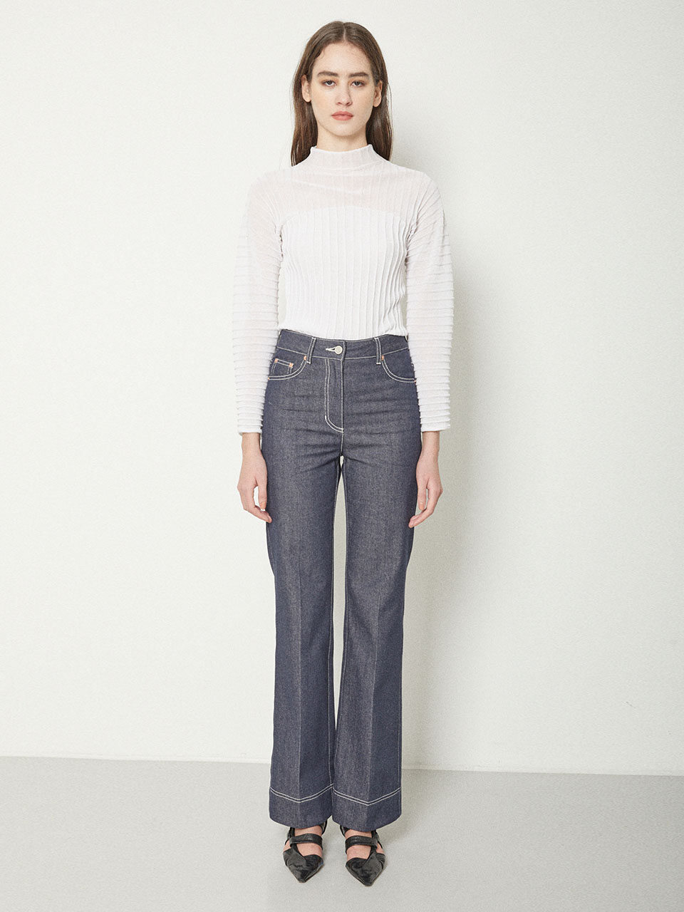 JOY GRYSON Half Turtleneck Pullover (White)