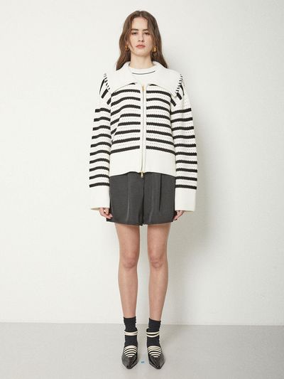 JOY GRYSON Twill One Tuck Short Pants (Black)