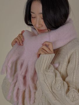 JUDY AND PAUL Cozy Pastel Compact Plush Muffler