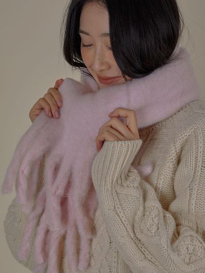 JUDY AND PAUL Cozy Pastel Compact Plush Muffler