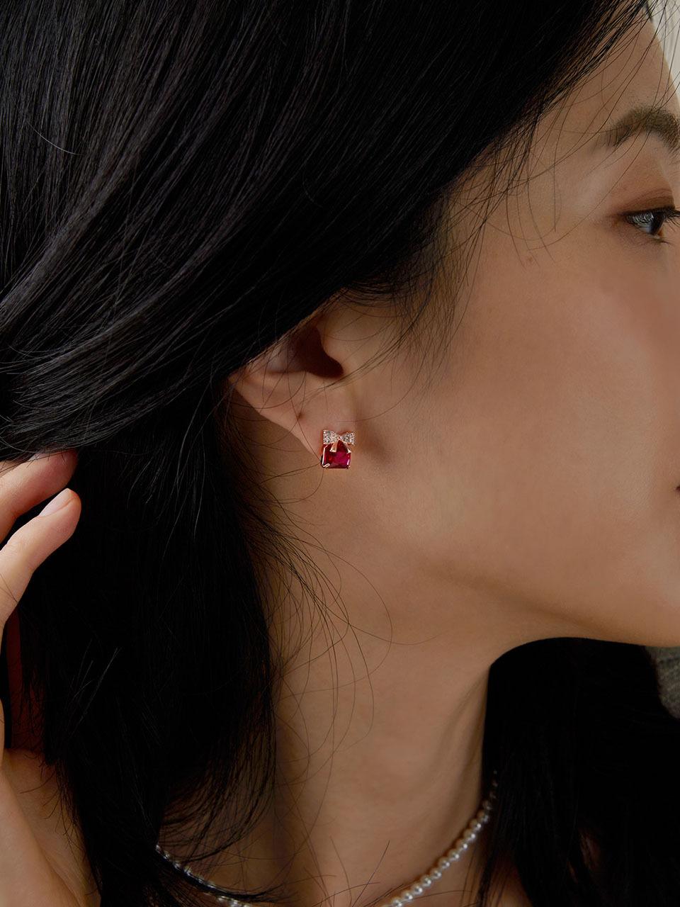 JUDY AND PAUL Diana Square Crystal Ribbon Earrings
