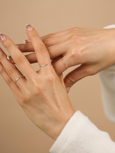 JUDY AND PAUL Mary Cutting Layered Silver Ring Set