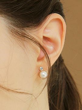 JUDY AND PAUL Mia Color Crystal Point Pearl Earrings