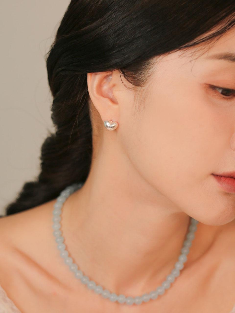 JUDY AND PAUL Muse's chubby heart earrings