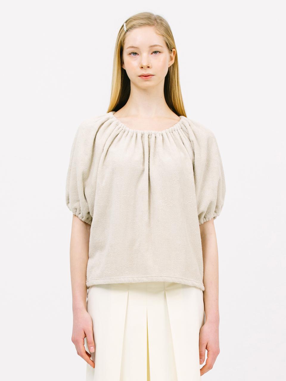 Jun by Jun k. Boucle string top beige