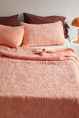 Jungalow By Justina Blakeney Jungalow By Justina Blakeney Jungalow Hamsa Quilt Set in Pink at Urban Outfitters