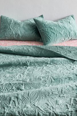 Jungalow By Justina Blakeney Jungalow By Justina Blakeney Secret Garden Velvet Quilt Set in Green at Urban Outfitters