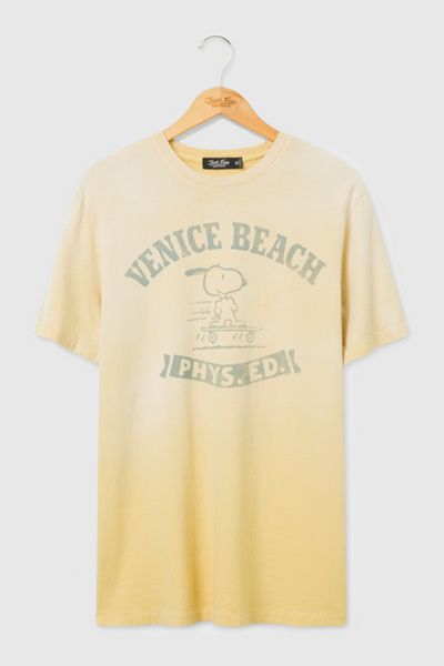 Junk Food Junk Food Snoopy Venice Beach Vintage Tee in Dusty Citron, Men's at Urban Outfitters