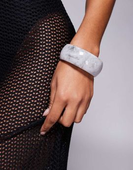 Kaiia Kaiia exclusive chunky wide resin bangle in pearl white