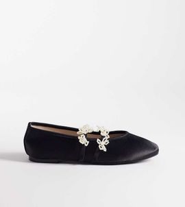 Kaiia Kaiia exclusive double strap pearl floral satin ballet flats in black