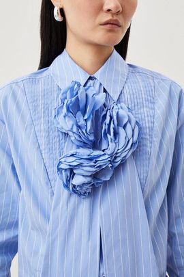Karen Millen Karen Millen Striped Cotton Tie-Neck Rosette Shirt