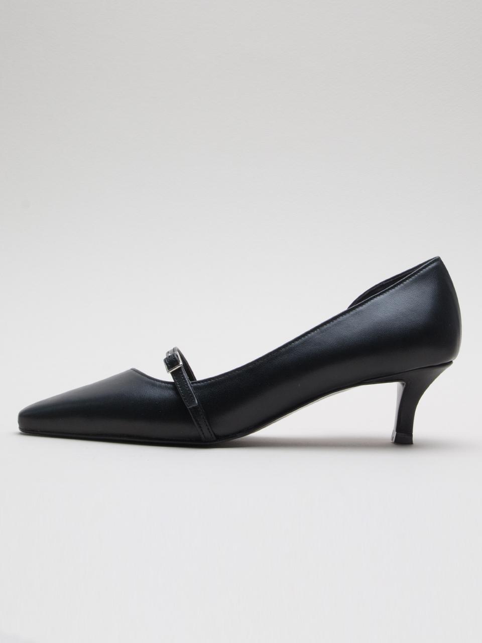 karen white Power Shoes