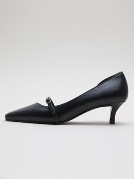 karen white Power Shoes