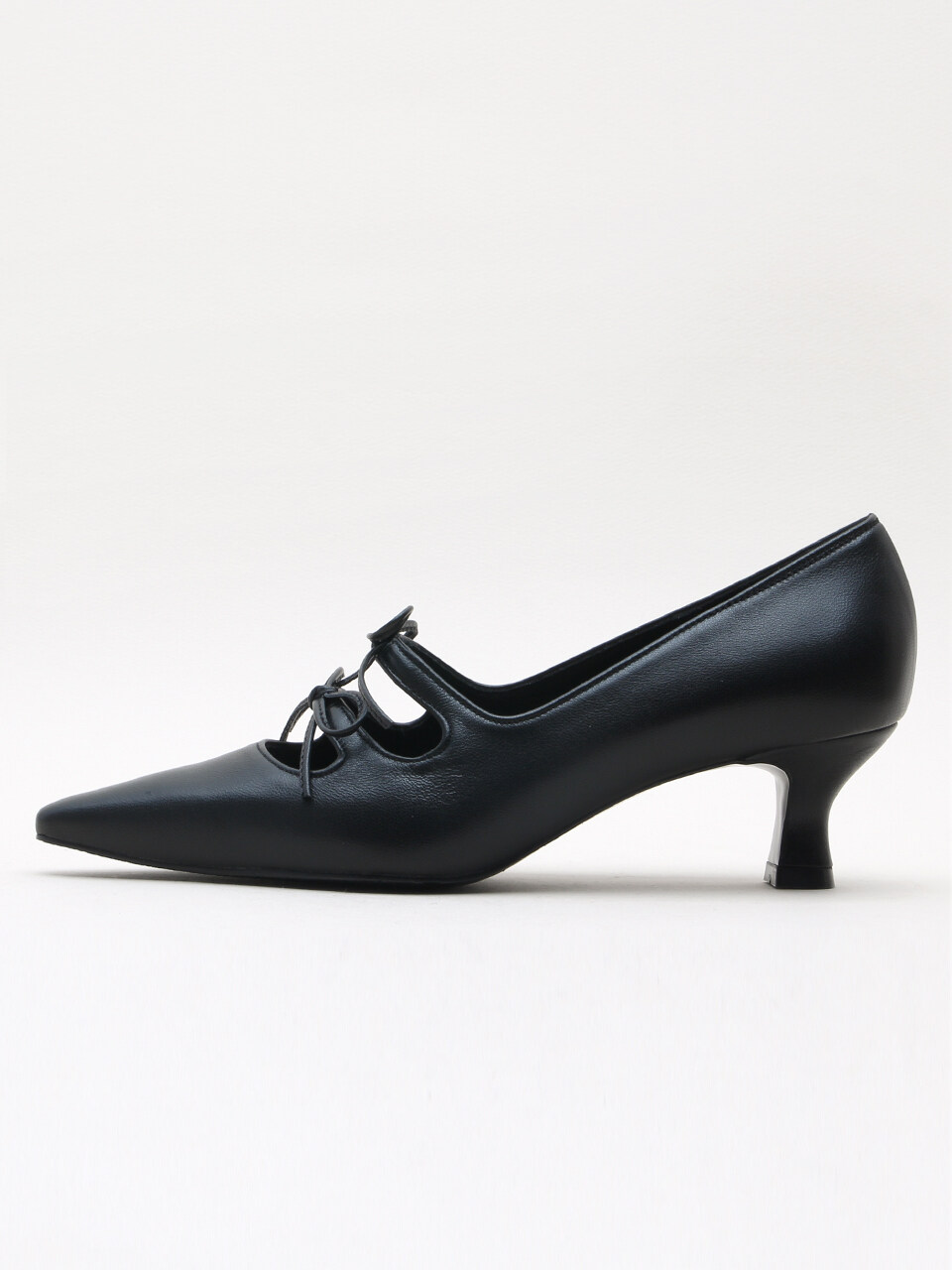 karen white Roar Sheep Leather Ribbon Pumps (5cm)