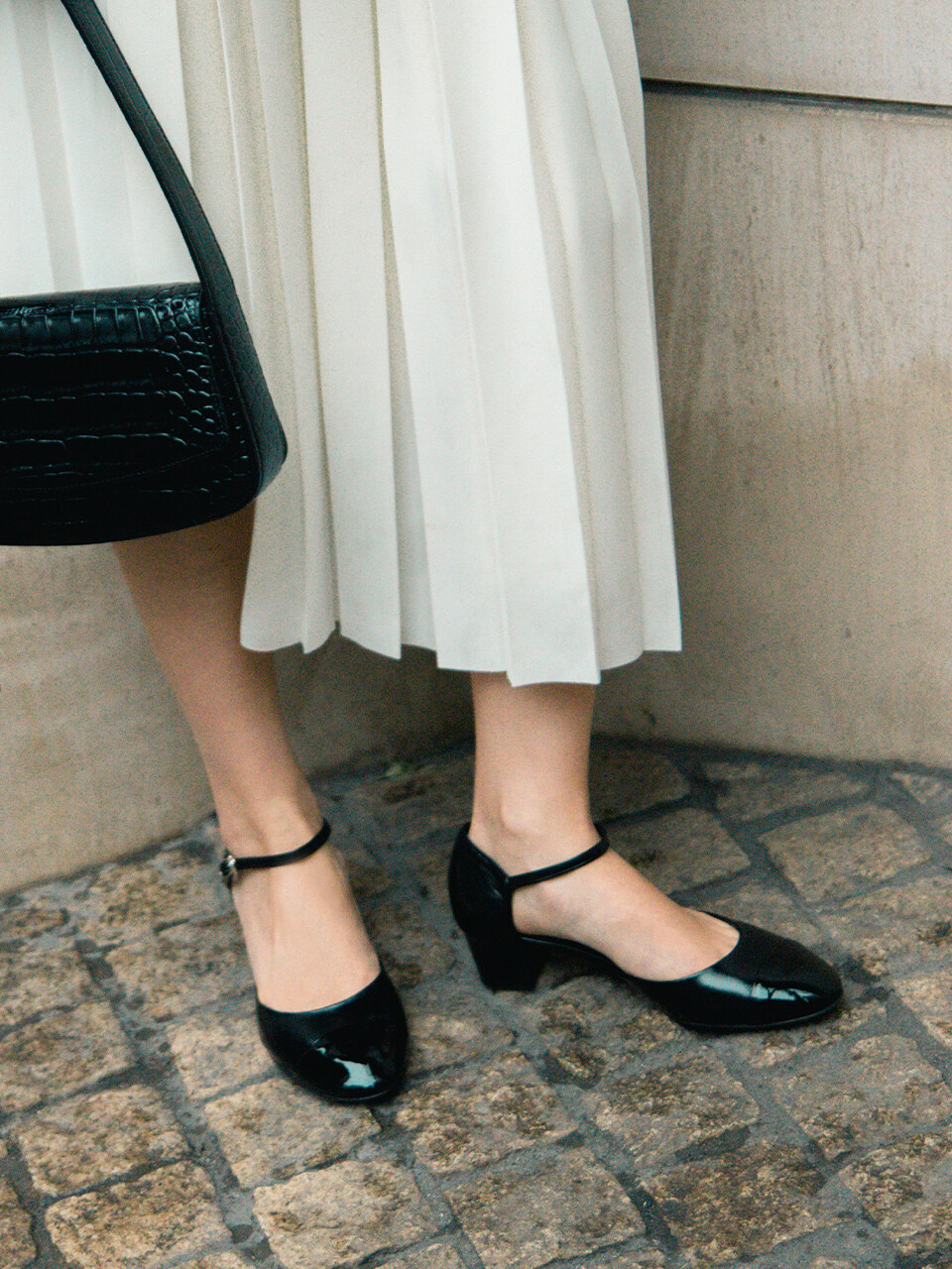 karen white Slog Strap Shoes