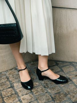 karen white Slog Strap Shoes