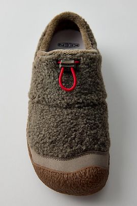 KEEN Keen Women's Howser III Slides in Brindle/Brindle Sherpa, Women's at Urban Outfitters