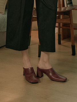 KERRIJADE Tapering Backless Loafers _ Wine