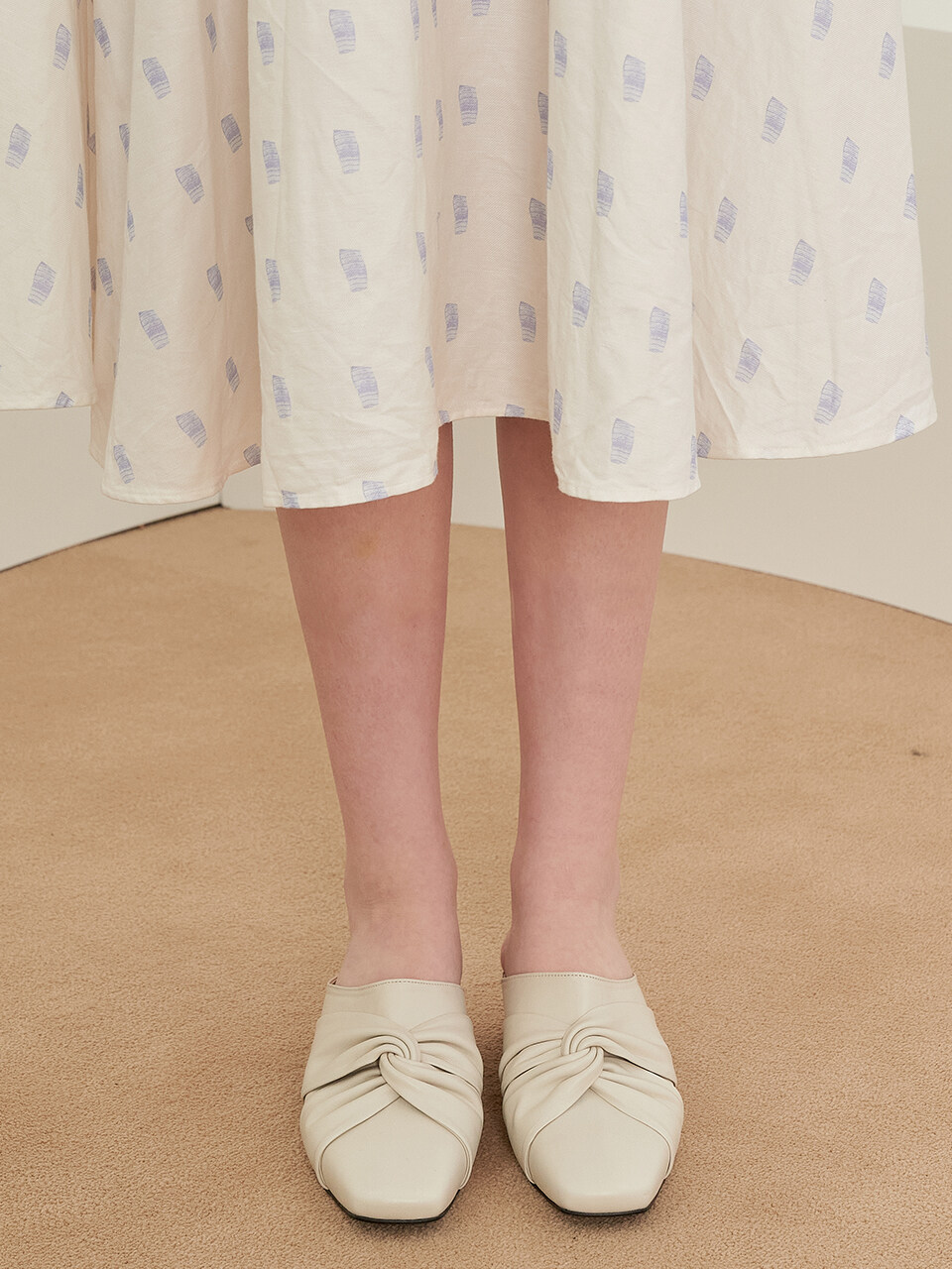 KERRIJADE T.Twist Mules - Cream
