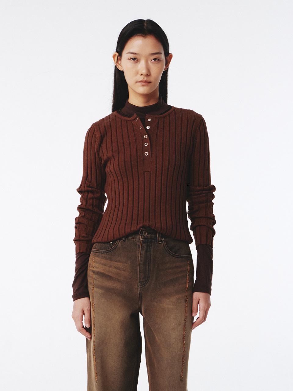 Kijun Henley Neck Ribbed Knit Sweater [Brown]