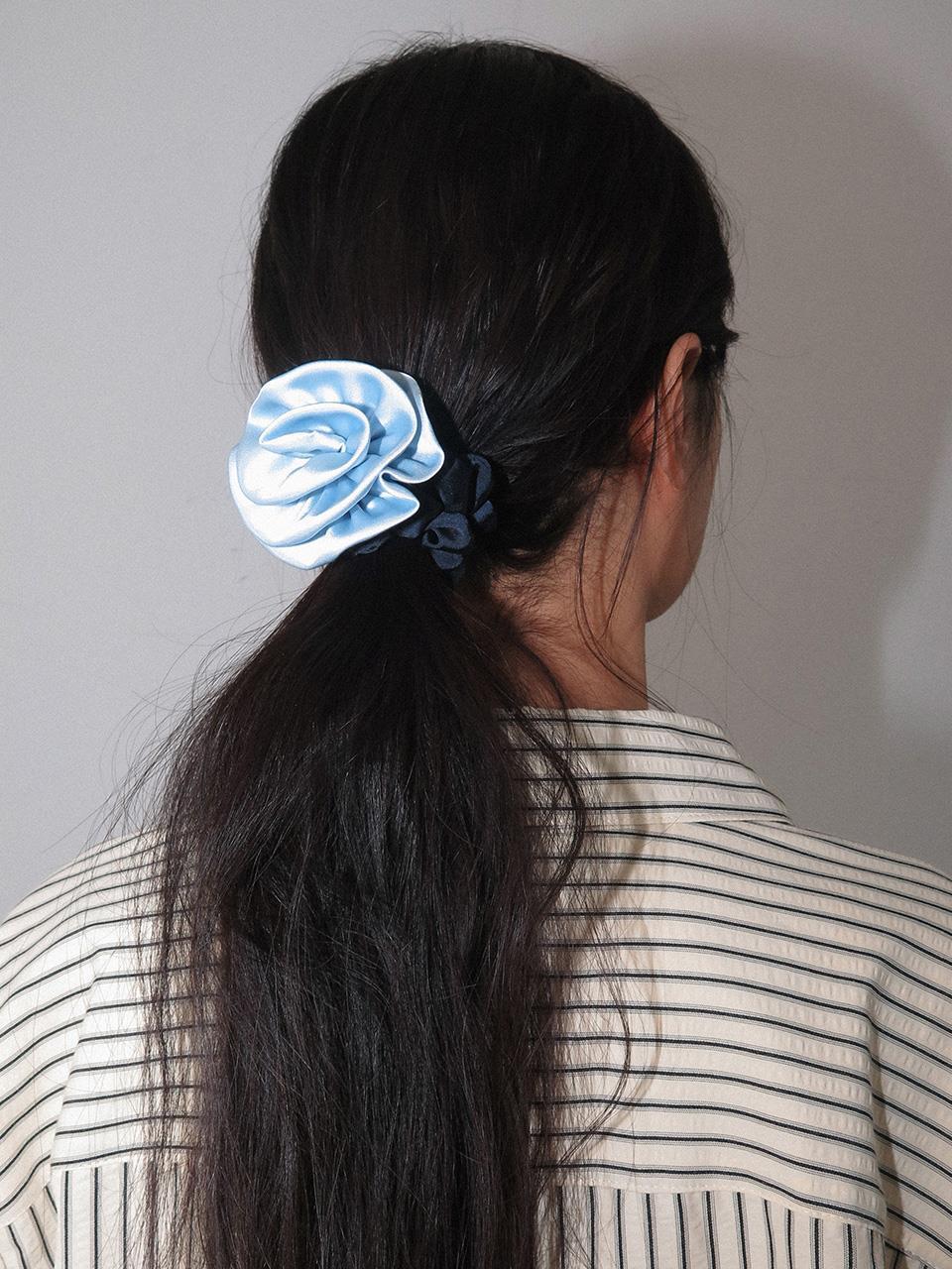 Kijun Satin Corsage Scrunchie [Sky Blue Navy]