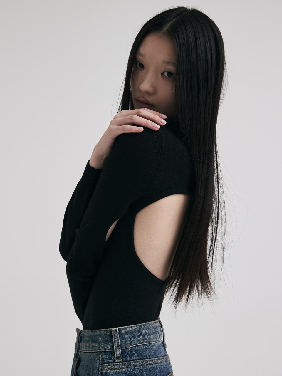 KILO CUT-OUT KNIT TOP_BLACK