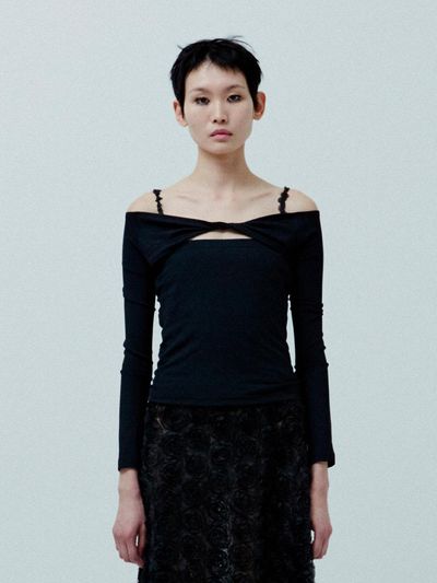 KILO Layered Twist Off-Shoulder Top [Black]