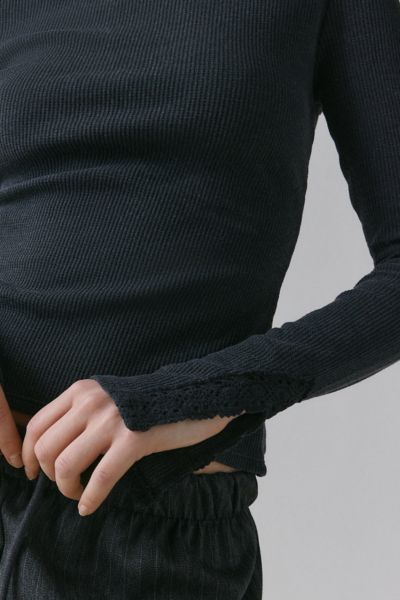 Kimchi Blue - Lola Lace Trim Boatneck Long Sleeve Top in Black