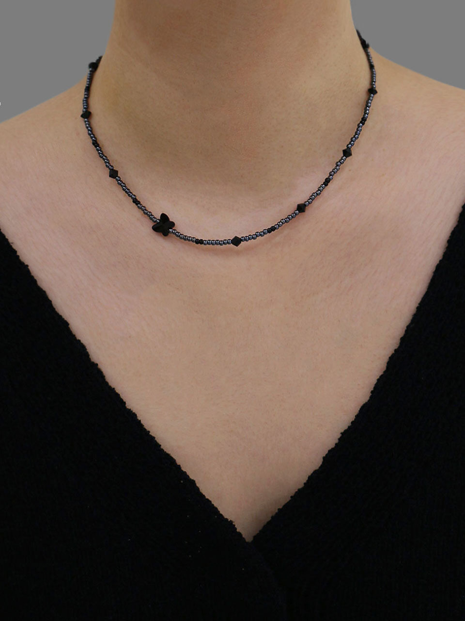 KINDABABY Black swa butterfly necklace