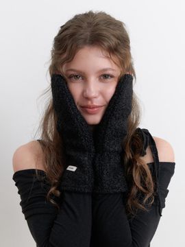 KINDABABY fluffy boucle gloves - black