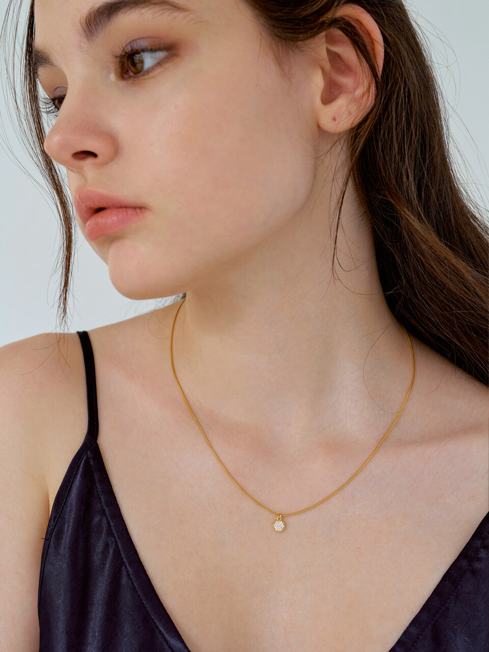 KINDABABY Gold white cubic circle necklace