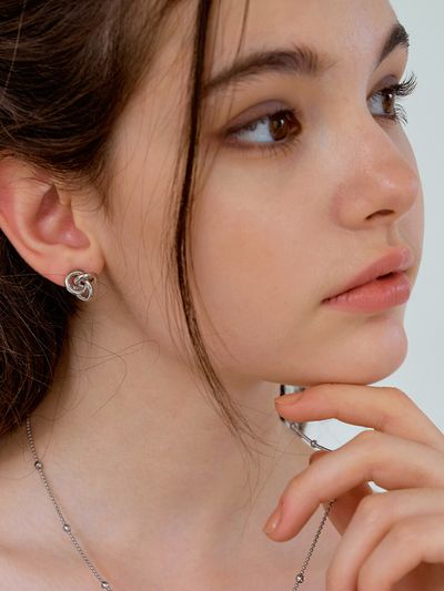 KINDABABY Mobius earring