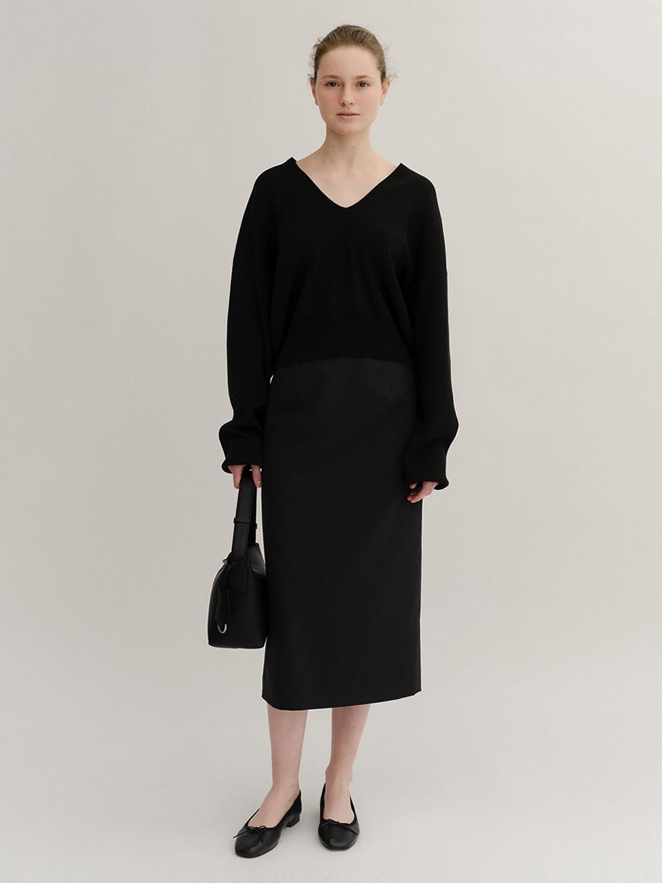 KINDERSALMON Anthe V-Neck Knit_Black