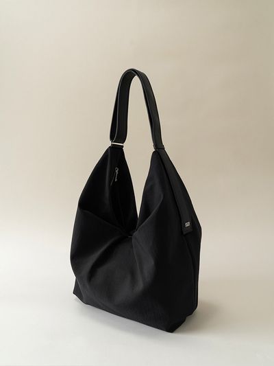 KINDERSALMON [ESSENTIAL] Mia Oversized Bag Black
