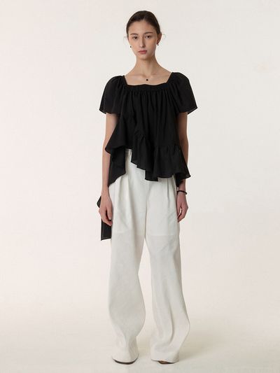 KINDERSALMON Square Neck Ruffle Blouse_Black