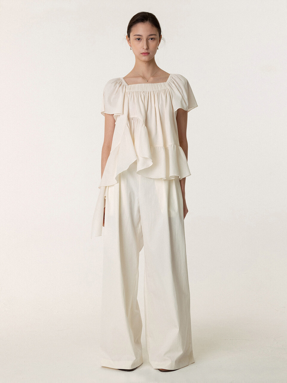 KINDERSALMON Square Neck Ruffle Blouse_Cream