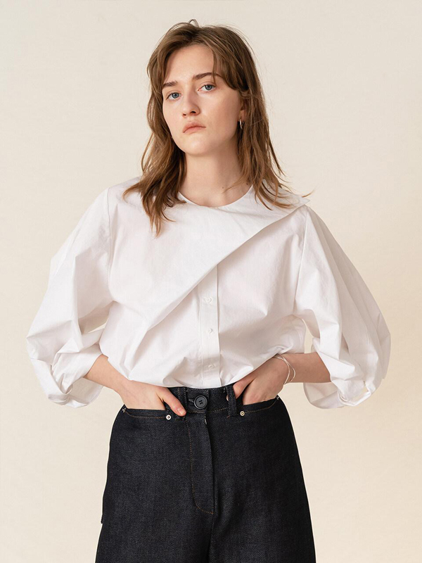 KINDERSALMON Twist Volume Sleeve Blouse White