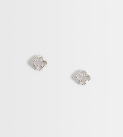 Kingsley Ryan Kingsley Ryan faux pearl clover stud in sterling silver