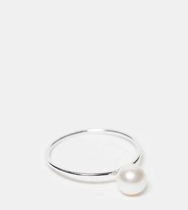Kingsley Ryan Kingsley Ryan pearl ring in silver