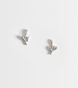 Kingsley Ryan Kingsley Ryan petal stud earrings in sterling silver