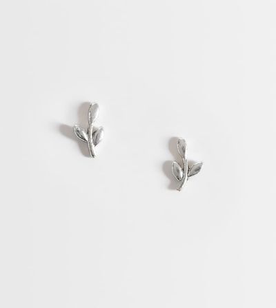 Kingsley Ryan Kingsley Ryan petal stud earrings in sterling silver