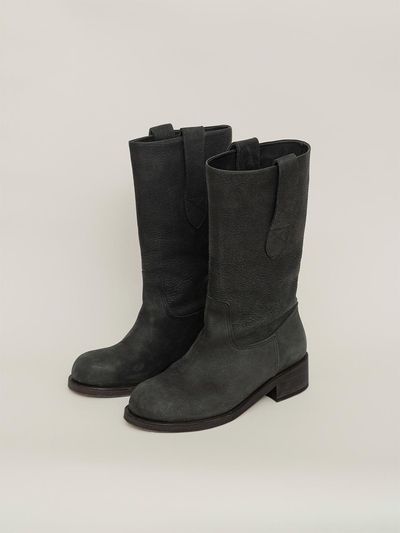 kiok Calf Leather Tab-Detailed Midi Boots [Noir Semi-Matte]