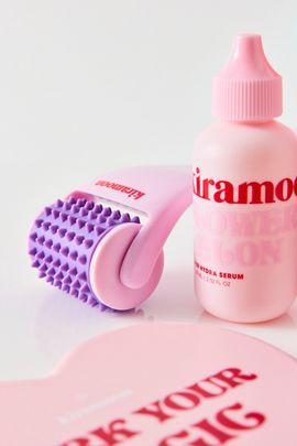 Kiramoon Kiramoon Reset Face Massage Roller in Skincare Boosting Roller at Urban Outfitters