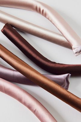 KITSCH KITSCH Heatless Curling Satin Flexi Rod Set in Assorted at Urban Outfitters