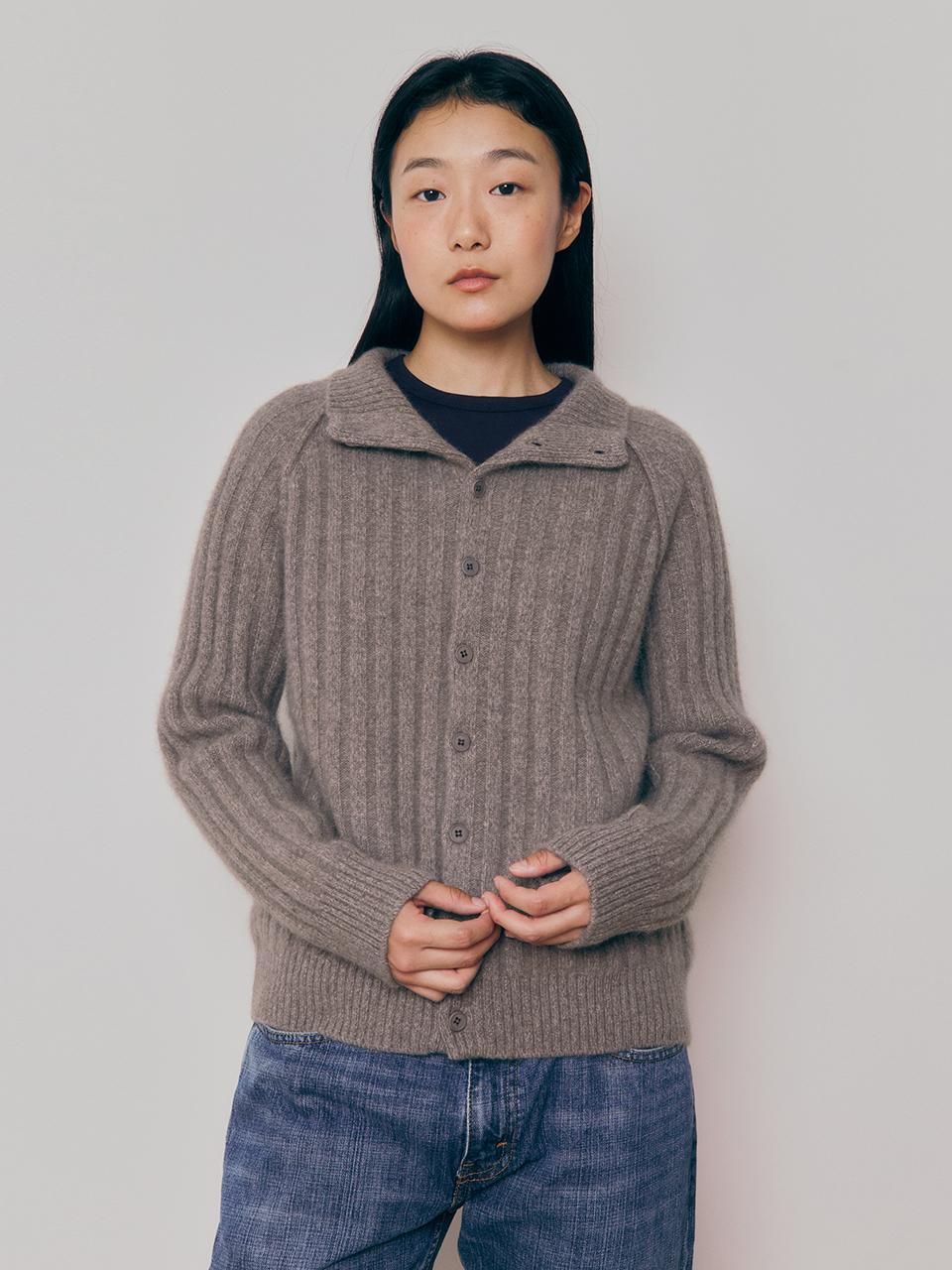KNITLY [Women] High Neck Button Cardigan (Brown)